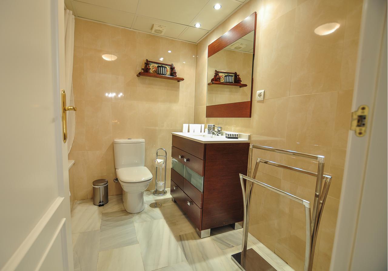 Acogedor Apartamento Junto A Calle Larios By Renthas Apartment มาลากา ภายนอก รูปภาพ
