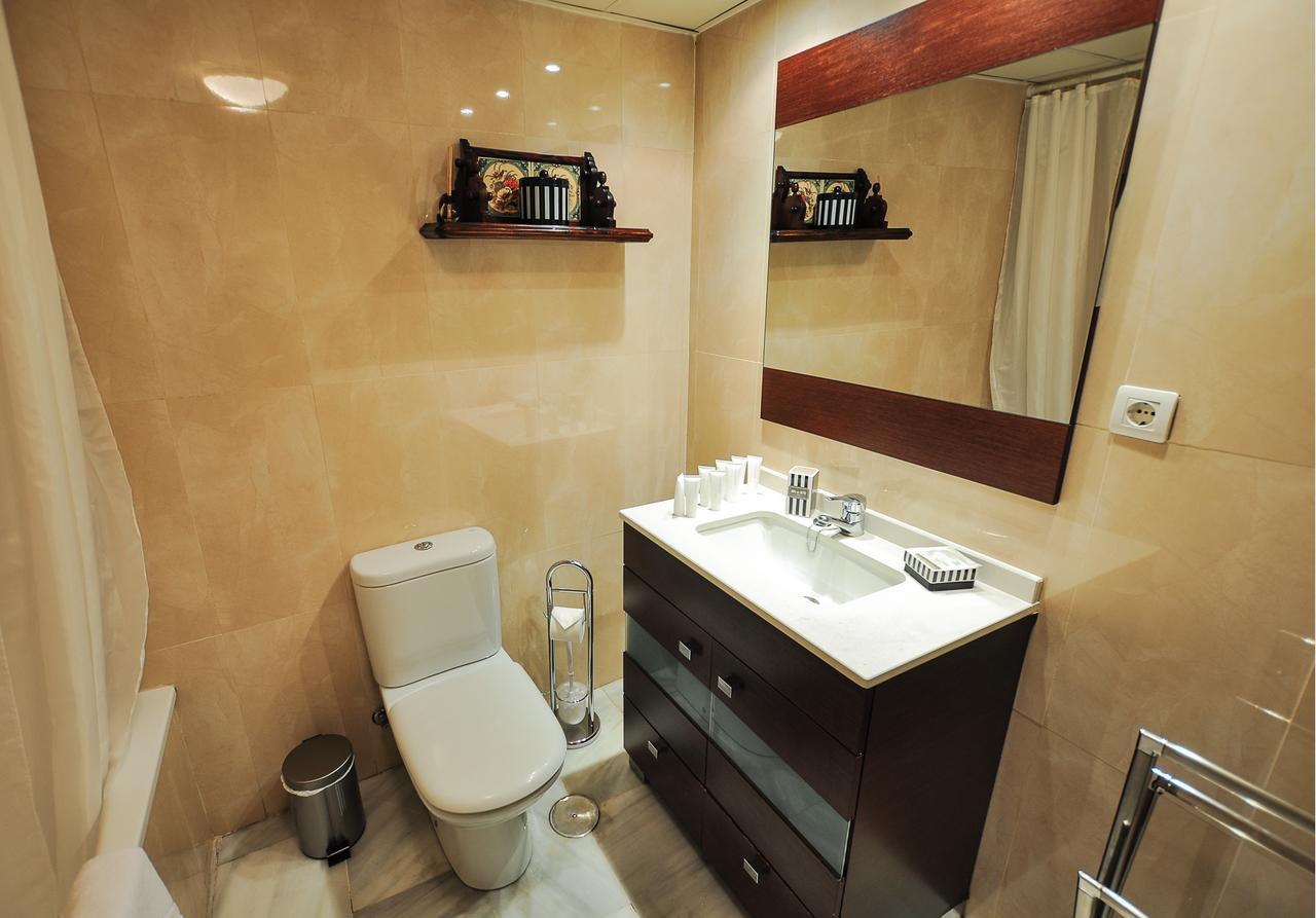 Acogedor Apartamento Junto A Calle Larios By Renthas Apartment มาลากา ภายนอก รูปภาพ